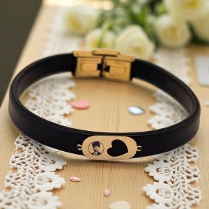 14 Ayar Altın Plakalı Sembole Özel Doğal Siyah Derili Kalp Detaylı Oval Figürlü Hediye Bileklik-557