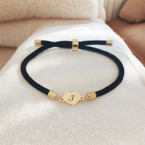 14 Ayar Altın Plakalı Harfe Özel Kalp Motifli Siyah İpek Örgülü Hediye Bileklik-475