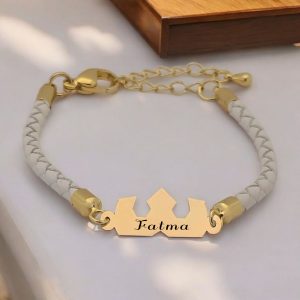 14 Ayar Altın Plakalı İsme Özel Doğal Beyaz Derili Taç Motifli Hediye Bileklik-465