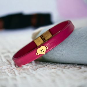 14 Ayar Altın Plakalı Harfe Özel Doğal Pembe Derili Kalp Figürlü Hediye Bileklik-544