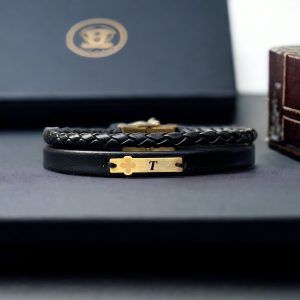 14 Ayar Altın Plakalı Harfe Özel Hakiki Siyah Derili Çiçek Motifli Hediye Bileklik-539