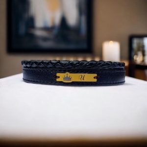 14 Ayar Altın Plakalı Harfe Özel Hakiki Siyah Derili Taç Figürlü Hediye Bileklik-574