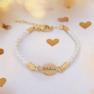 14 Ayar Altın Plakalı İsme Özel Oval Figürlü Doğal Beyaz Derili Hediye Bileklik-529